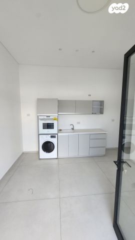 סטודיו/ לופט, צה"ל 60, נאות הפרחים, גן יבנה