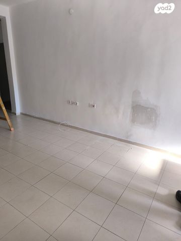 דירה, הרב שמחה אסף 5, דובדבן הכפר, כפר סבא