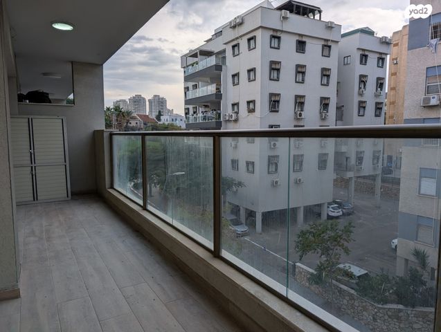 דירה, הציונות 9, בית וקאנטרי, גיורא יוספטל, גבעת שמואל