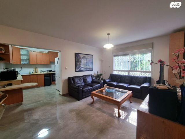 דירה, ציפורנית 6, הפרחים, מודיעין מכבים רעות