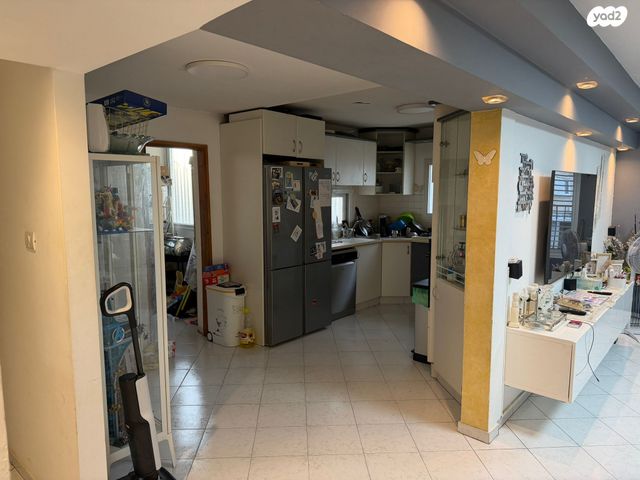 דירה, יצחק בן צבי 4, בן גוריון, אזור