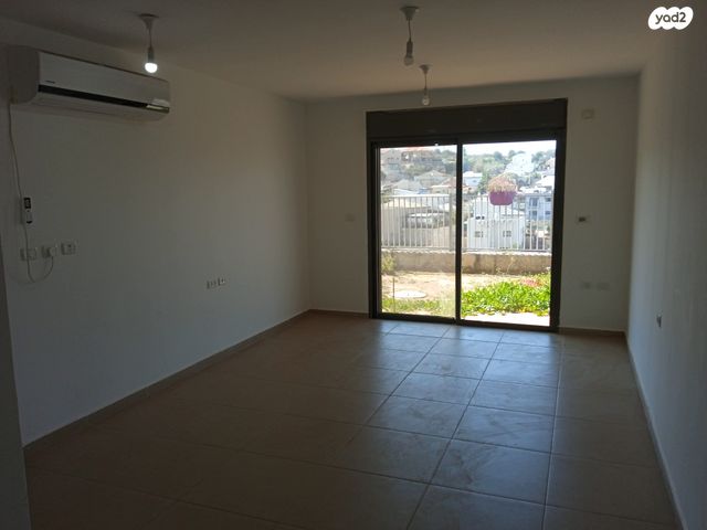 דירת גן, איבי נחל 1, אבני חפץ, אבני חפץ