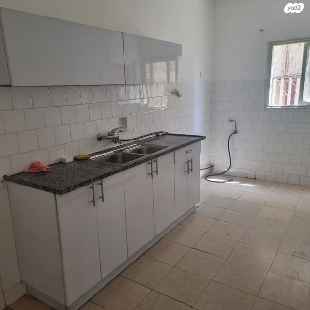 דירה, הפורצים 17, תל גיבורים, חולון