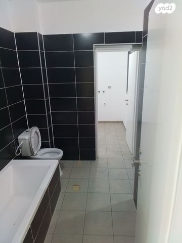 דירה, שרה אהרונסון 7, גדרה מזרח, גדרה