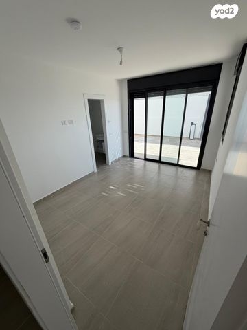 דירת גן, הרב שלום שבזי 199, פסגות אפק, ראש העין