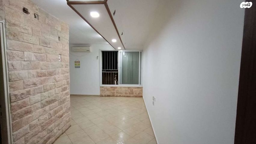 דירה, רחבעם זאבי 32, מרכז מזרחי, נס ציונה