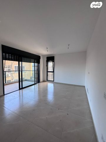 דירה, דניאל 3, ניצנה, בת ים