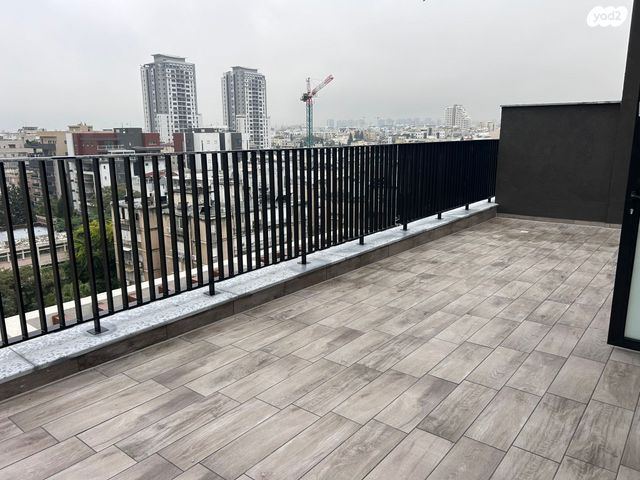 גג/ פנטהאוז, דב גרונר 2, עין גנים, פתח תקווה