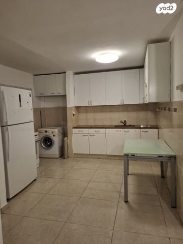 דירה, אלופי צה"ל 47, קרית שרת מערב, חולון