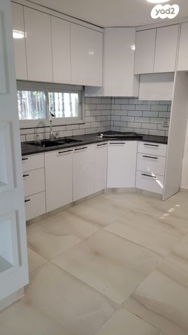 אליהו הגלעדי 8