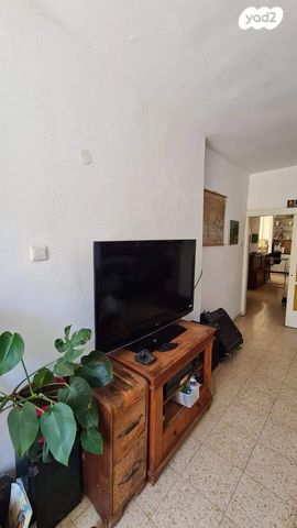 דירה, יואב 24, חרוזים, רמת גן