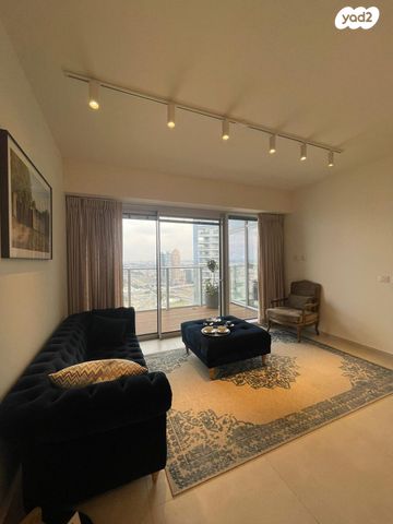 דירה, דרך מנחם בגין 146, מונטיפיורי, הרכבת, תל אביב יפו