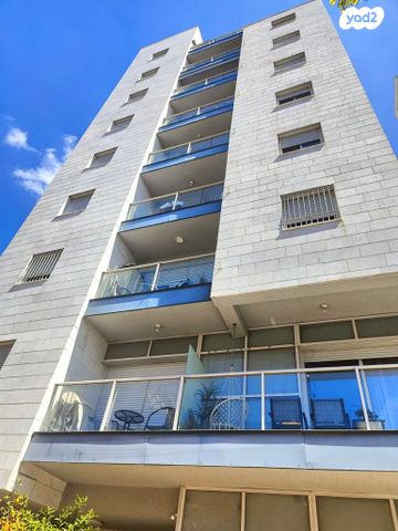 דירה, הרא"ה 93, עליות, רמת גן