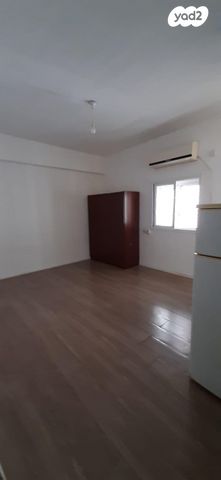 שדרות יהודית 27