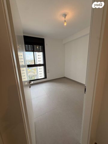 דירה, יונה וולך 7, גרין פארק החדשה, הוד השרון