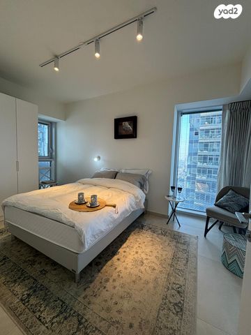 דירה, דרך מנחם בגין 146, מונטיפיורי, הרכבת, תל אביב יפו