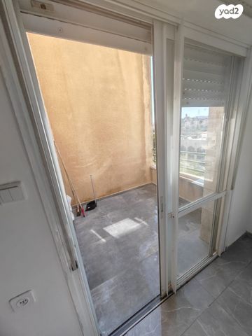 דירה, דרך צמח השדה 6, צמח השדה, מעלה אדומים