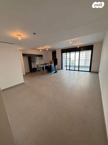 דירה, יונה וולך 7, גרין פארק החדשה, הוד השרון