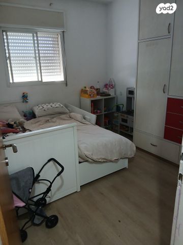 טריפלקס, מנחם בגין 10, נווה גנים, קרית מוצקין