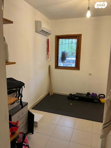 דירה, סמטת השקמה 5, קרית יערים, רמת השרון