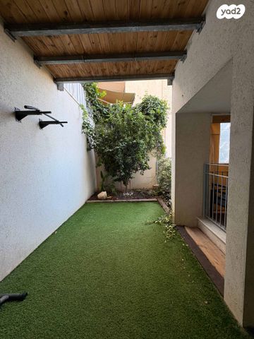 דירת גן, מצדה 26, אורנים, מעלות תרשיחא