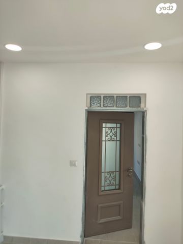 מחנה יהודה 22