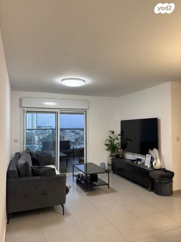 אהרון בוגנים 8