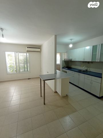 דירה, דרך הציונות 53, רובע ד', אריאל