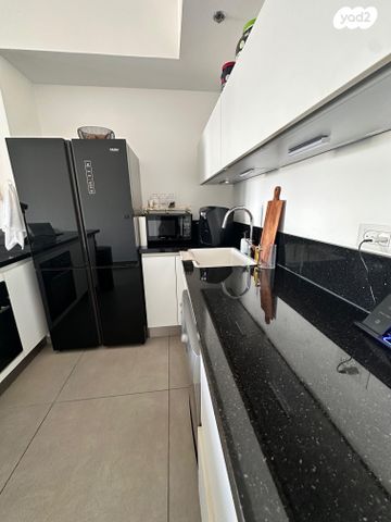 דירה, דרך מנחם בגין 144, מונטיפיורי, הרכבת, תל אביב יפו