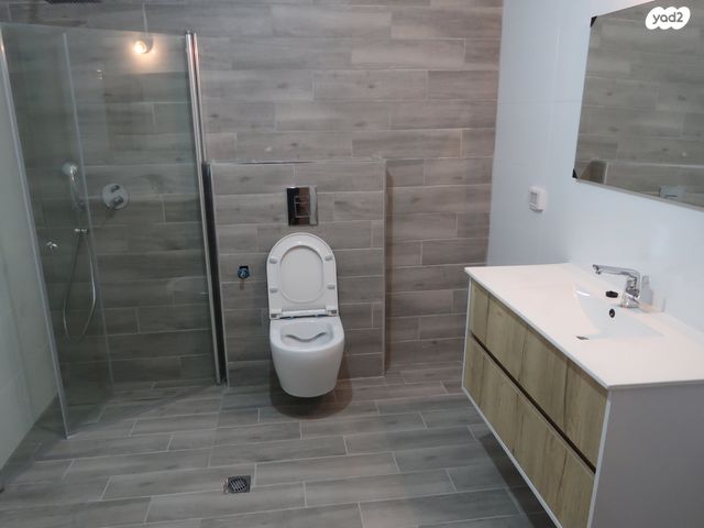 בית פרטי/ קוטג', נופך 1, מנות, מנות