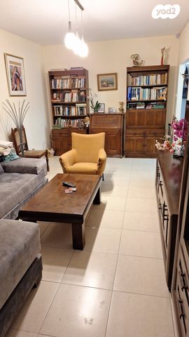 דירה, הכלנית 9, הפרחים, כפר סבא