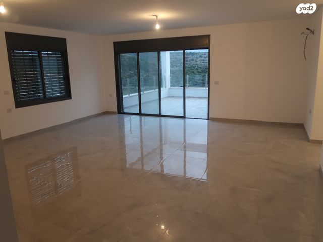 בית פרטי/ קוטג', נופך 1, מנות, מנות