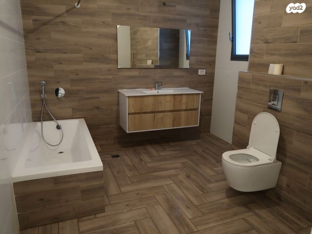 בית פרטי/ קוטג', נופך 1, מנות, מנות