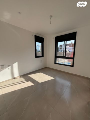 דירה, דניאל 3, ניצנה, בת ים