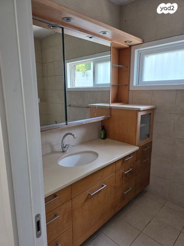 גג/ פנטהאוז, ברנשטיין כהן 1, קרית יערים, רמת השרון