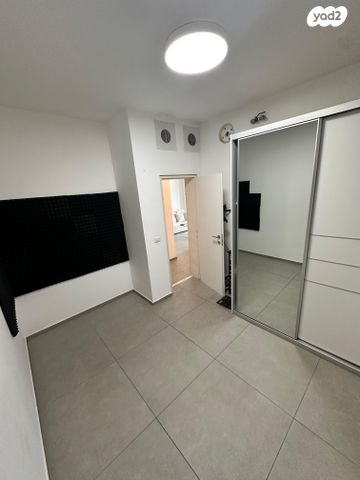 דירה, דרך מנחם בגין 144, מונטיפיורי, הרכבת, תל אביב יפו