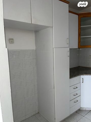 דירה, דרך רזיאל 4, נאות הרצל, נתניה