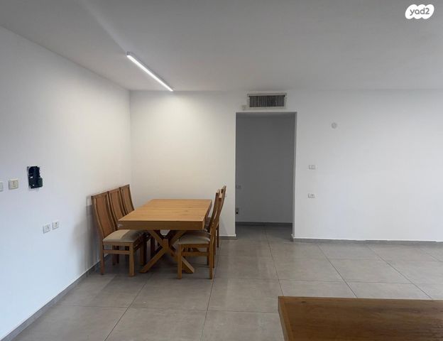 דירה, ז'בוטינסקי 1, רמז, מערב ותיק, ראשון לציון