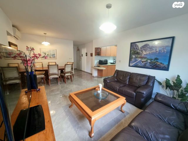 דירה, ציפורנית 6, הפרחים, מודיעין מכבים רעות