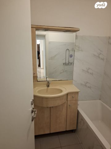 דירה, אלופי צה"ל 47, קרית שרת מערב, חולון