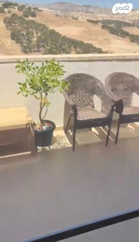 דירת גן, עת הזמיר 9, מגדים, מעלה אדומים