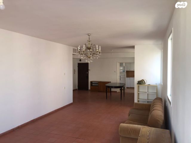 שדרות ז'בוטינסקי 6