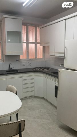 דירה, הרב שטרסר 10, גבעת סוקולוב, בני ברק