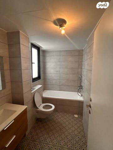 גג/ פנטהאוז, צה"ל 28, רמת ורבר, פתח תקווה