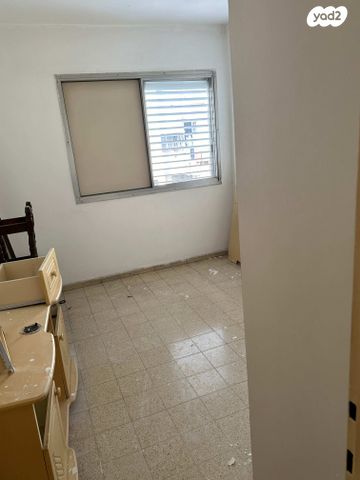 דירה, שדרות מנחם בגין 18, בית דגן, בית דגן