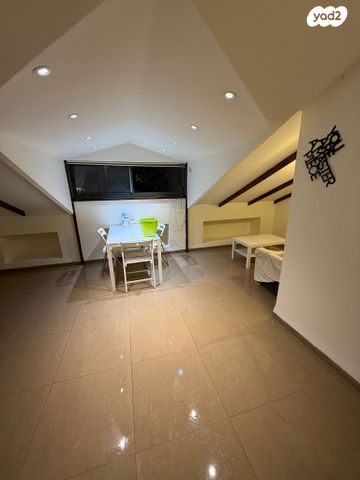 סטודיו/ לופט, נתן קומוי 7, זיו, חיפה