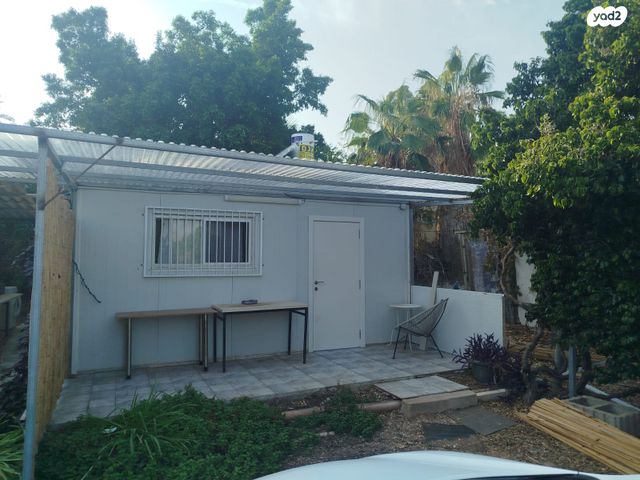 יחידת דיור, המייסדים 1, שאר העיר, מנחמיה