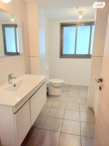 דירה, יהודה הלוי 18, שיכון רסקו, קרית אונו