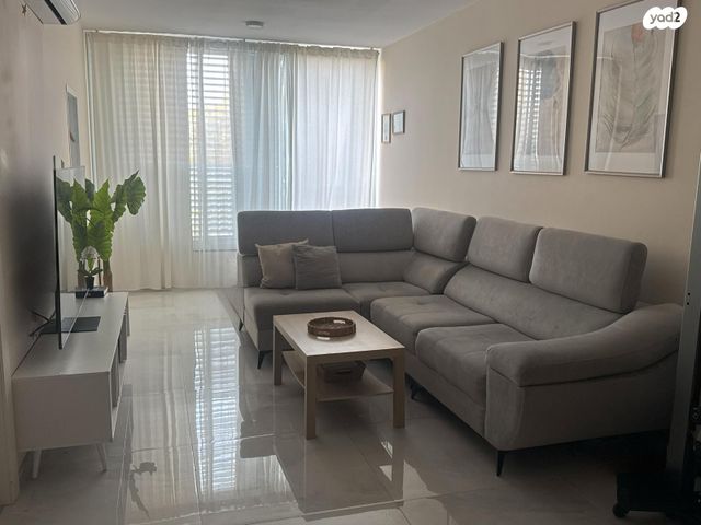 דירה, יצחק שדה 33, דרום מערב ותיק, בת ים