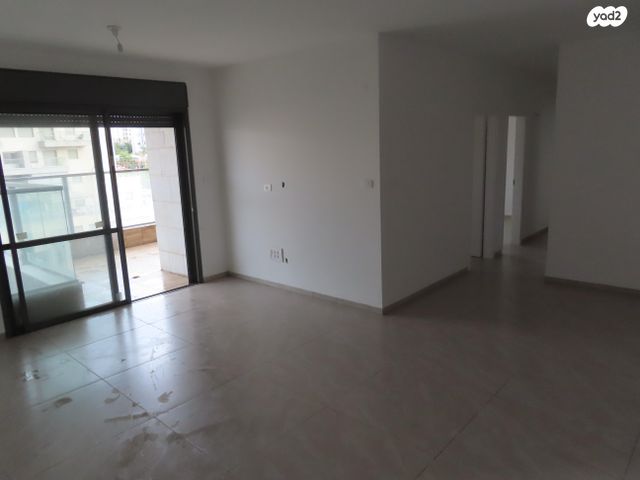 דירת גן, אלון 15, החורש, חריש